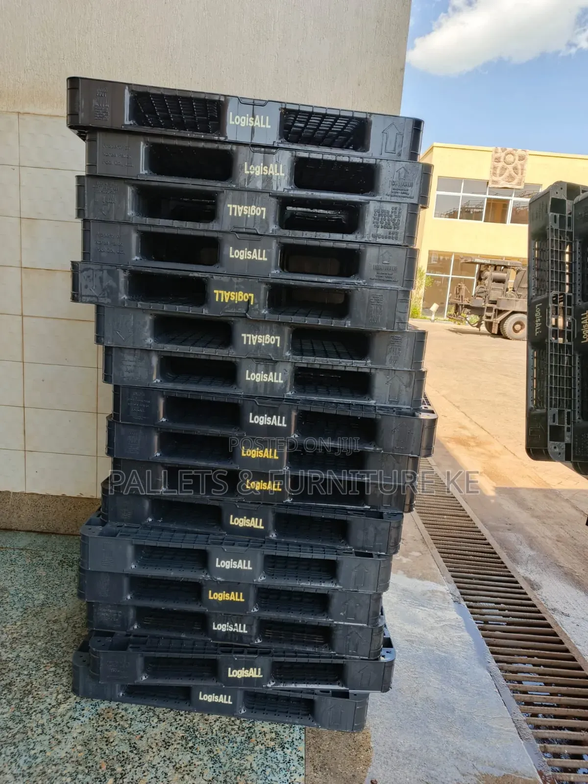 Revo Pallets/Plastic / Pallets