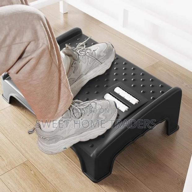 *Ergonomic Nonskid Foot Rest / Toilet Stool for Rest