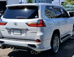 Lexus LX 570 AWD 2018 White