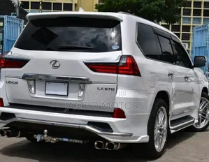 Lexus LX 570 AWD 2018 White