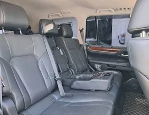 Lexus LX 570 AWD 2018 White