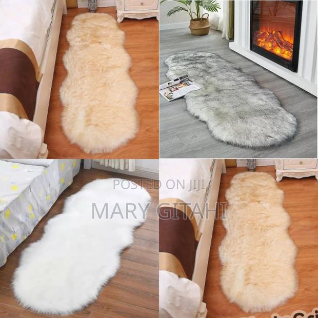 *Offer Offer* Fluffy Bedside/Dashboard Mat - main view