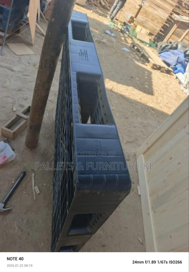 Lift Ease Plastic Pallets - main view