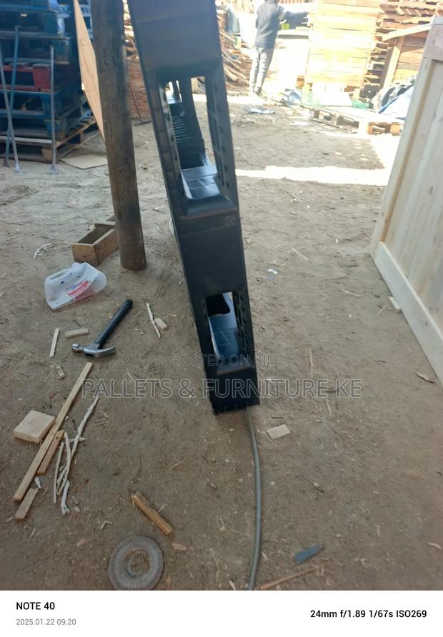 Load Hd Plastic Pallets - main view