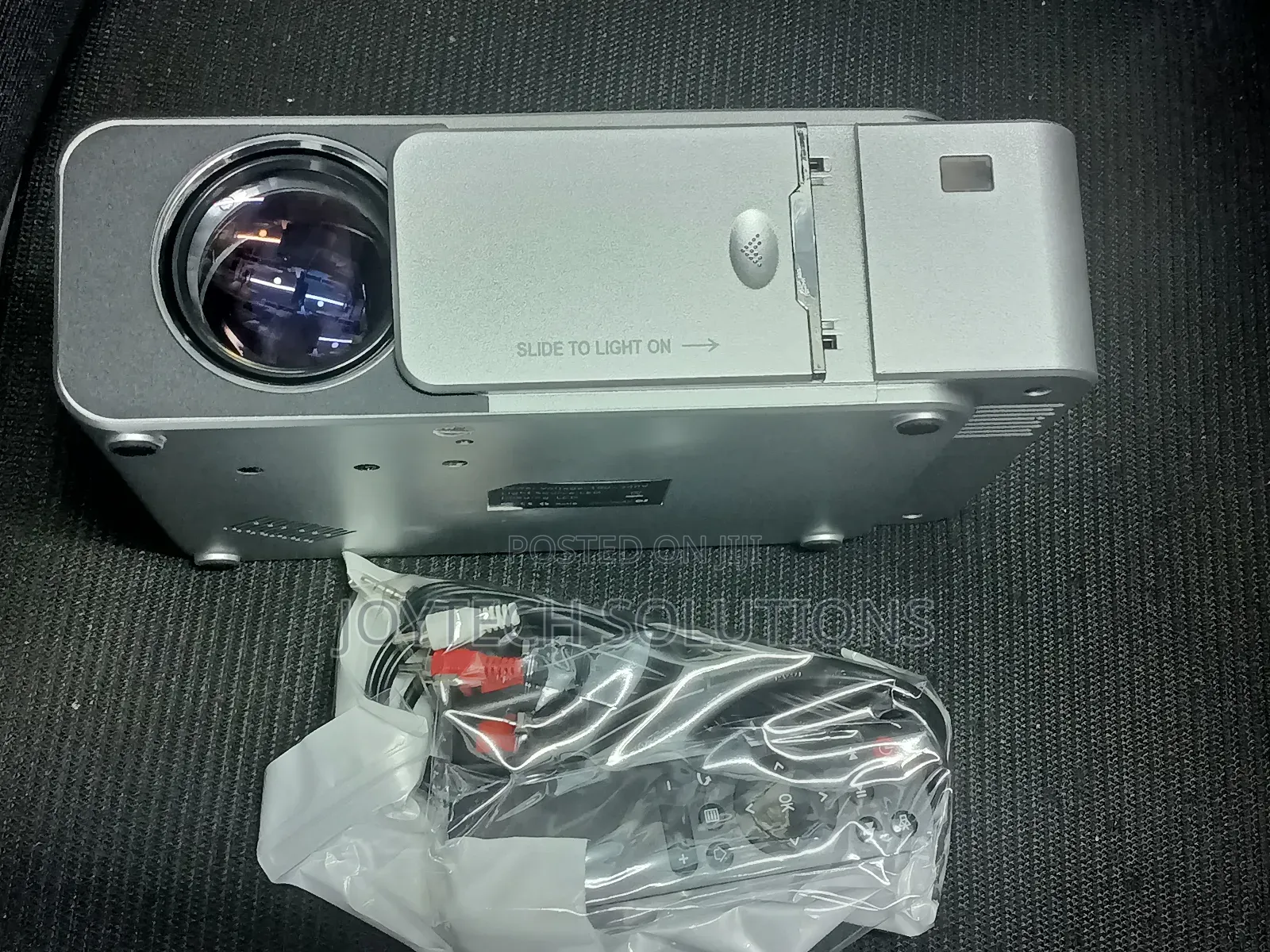 New Hot  Selling High Quality Projector Hd Multimedia