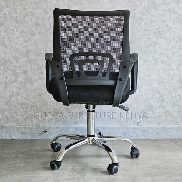 Office Chairs:Low Back Mesh Back Staff Swivel Chair - thumbnail 5