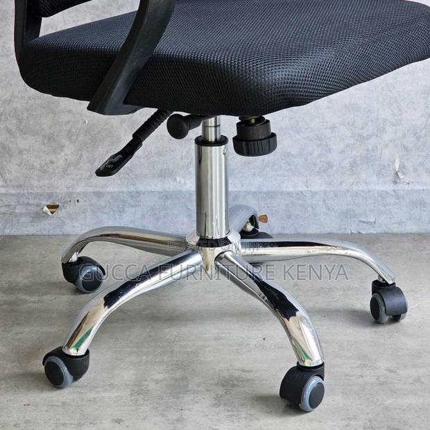 Office Chairs:Low Back Mesh Back Staff Swivel Chair - thumbnail 6