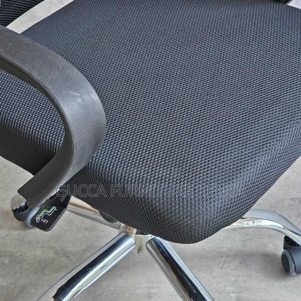 Office Chairs:Low Back Mesh Back Staff Swivel Chair - thumbnail 7