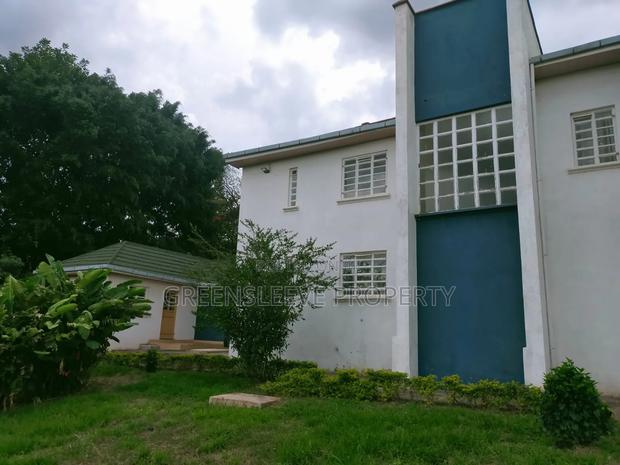 5bdrm House in Hardly, Hardy for rent - thumbnail 2