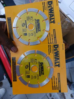 Dewalt 41⁄2 Inch Cutting Disk - thumbnail 2
