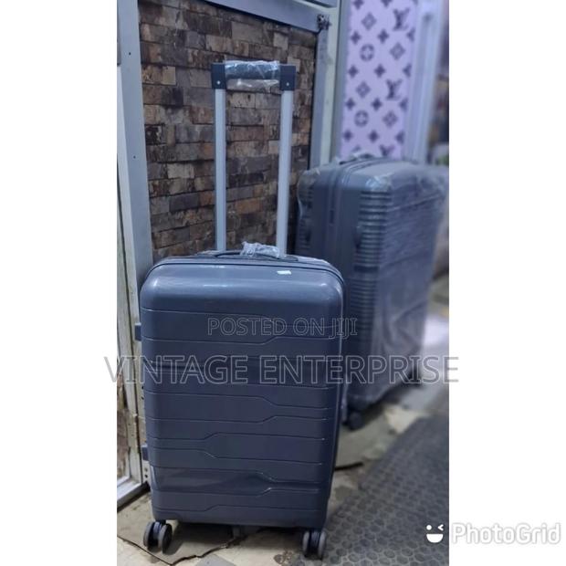 Medium Unbreakable Rubber Suitcase - thumbnail 2