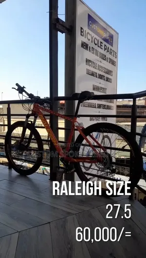 Raleigh 27.5 Free Helmet, Pump, Reflectors, Puncture Kit