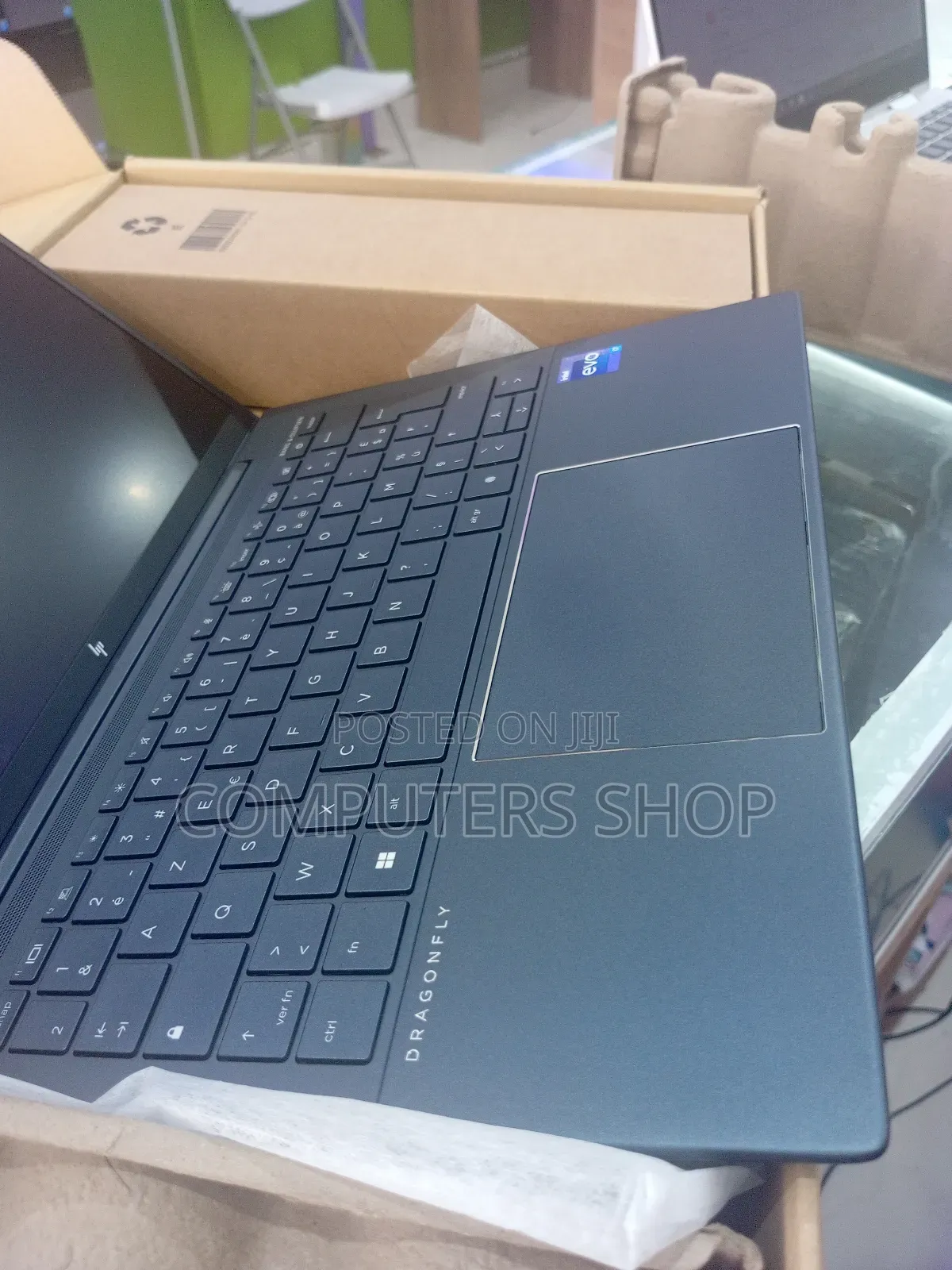 New Laptop HP Dragonfly G4 16GB Intel Core I7 SSD 512GB