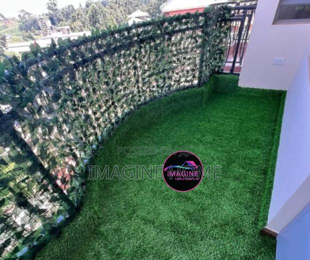 Curved Balcony Artificial Green Fences - main view