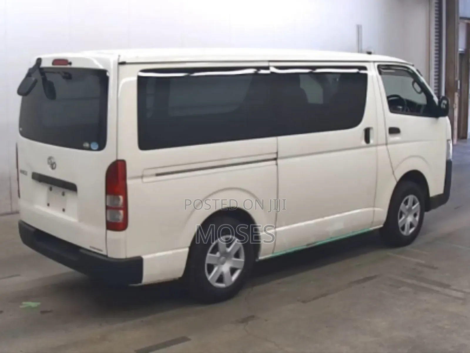 Toyota HiAce 2018 White