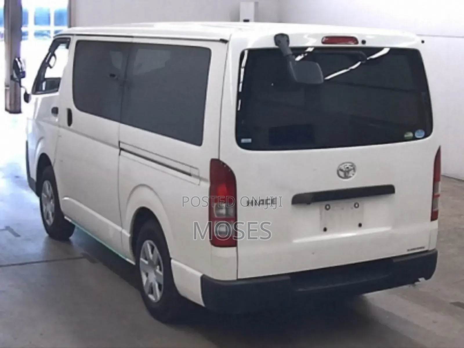 Toyota HiAce 2018 White