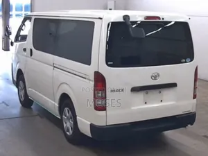 Toyota HiAce 2018 White