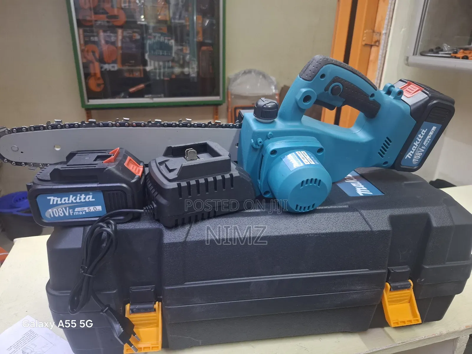 Makita Cordless Chain Saw 12"