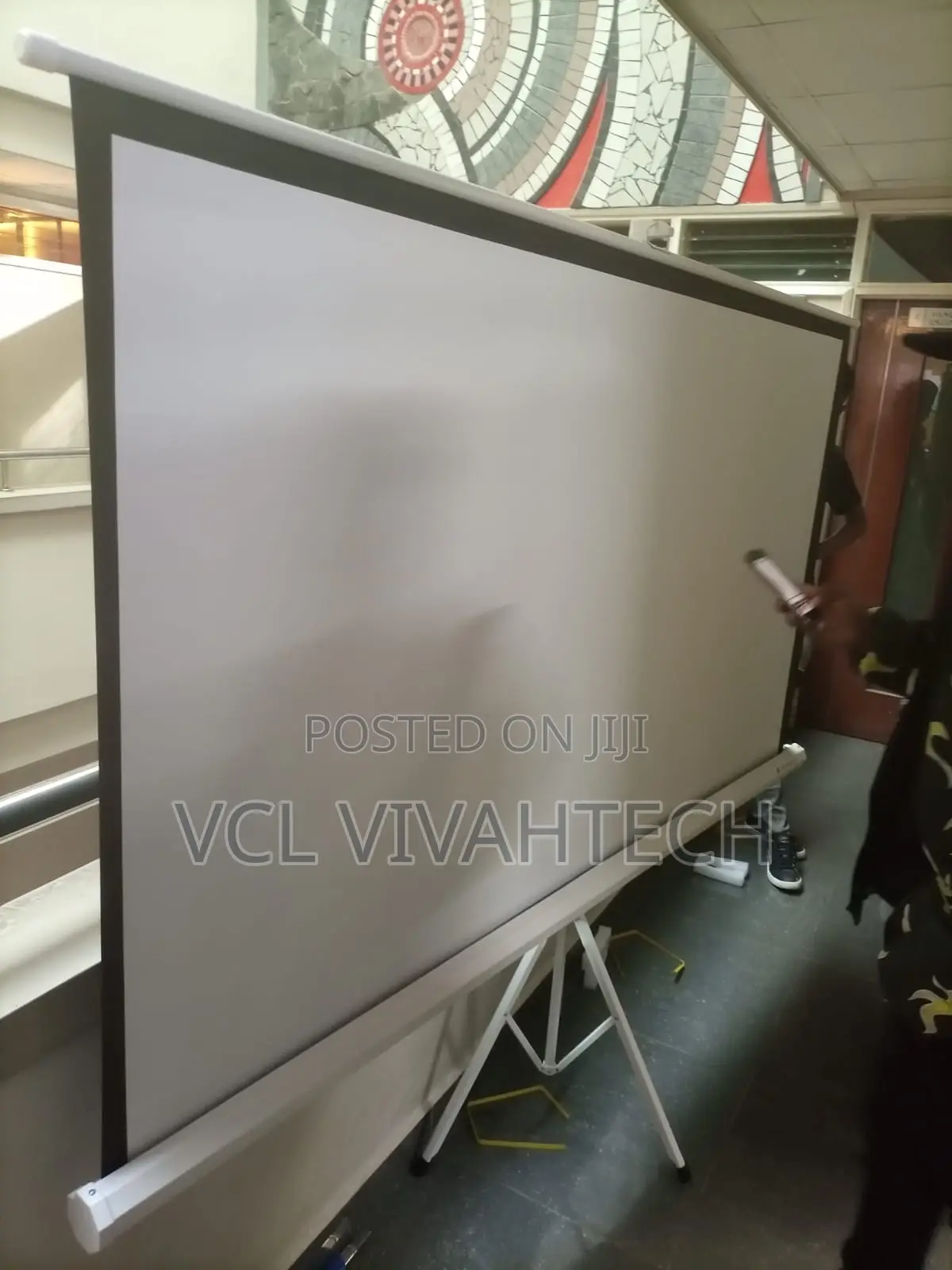Projector Screen 180*180 Cm Tripod