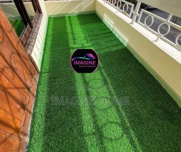 Unique Grass Carpet Balcony Decor