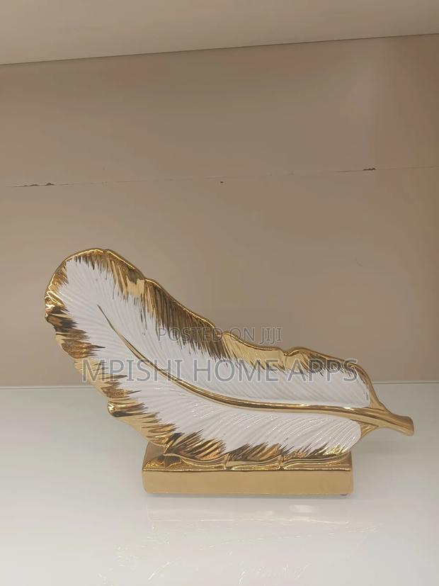 Ceramic Leaf Decor Pair - thumbnail 2