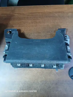 Outlander Mk3 Knee Airbag