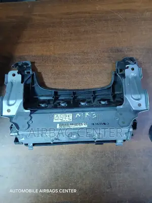 Outlander Mk3 Knee Airbag