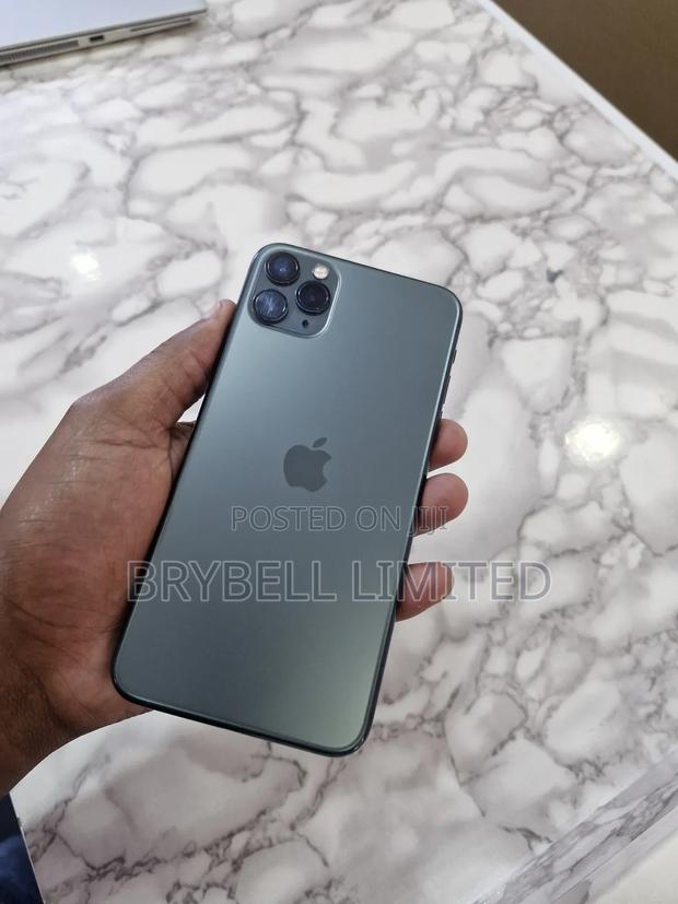 Apple iPhone 11 Pro Max 64 GB Gray - main view
