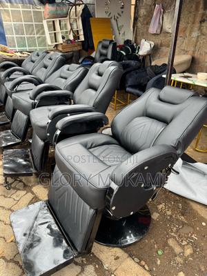 Kinyozi Barber Chair Seat - thumbnail 2