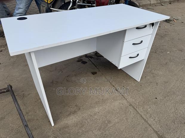 White Manicure Desk Table 1.2m - thumbnail 2