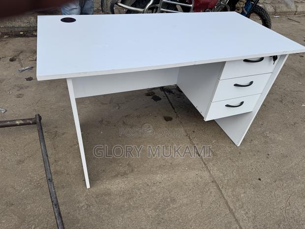 White Manicure Desk Table 1.2m - main view