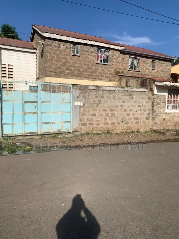 4bdrm Maisonette in Komarock Sector 3A for sale