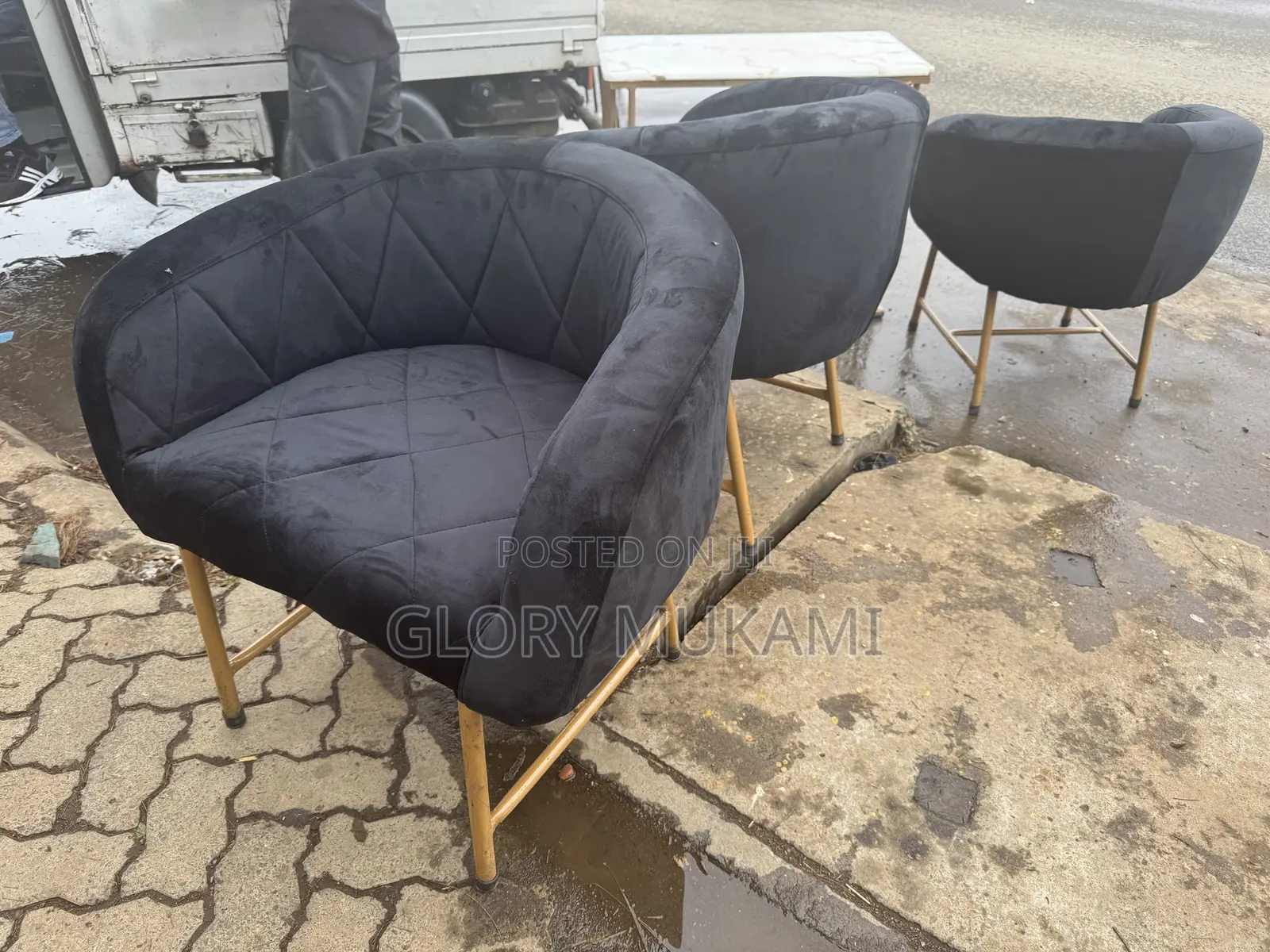 Black Velvet Salon Styling Chairs
