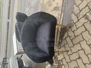 Black Velvet Salon Styling Chairs