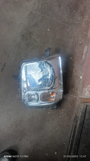 Suzuki Every 2015 Headlight Clean