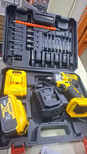 Dewalt Impact Wretch / Cordless Impact Wrench - thumbnail 2