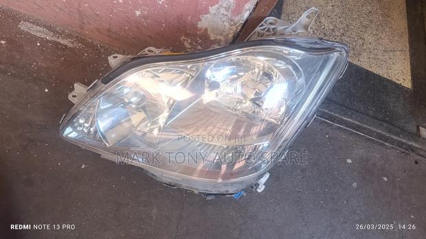 Crown 2006 Headlight