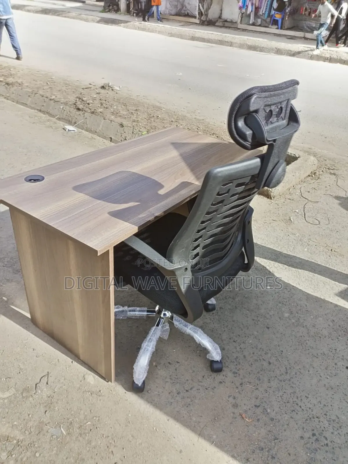 Durable Table With Headrest Chair