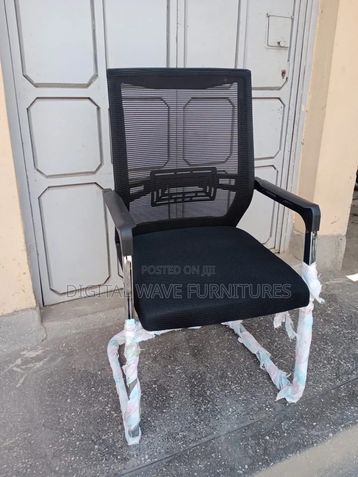 Stylish Black Secretariat Office Chair