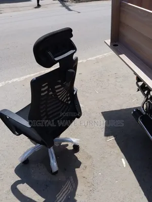 Best Office Chair: Headrest