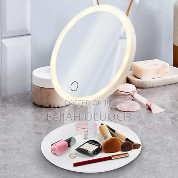 Led Makeup Mirror With a Storage Tray - thumbnail 4