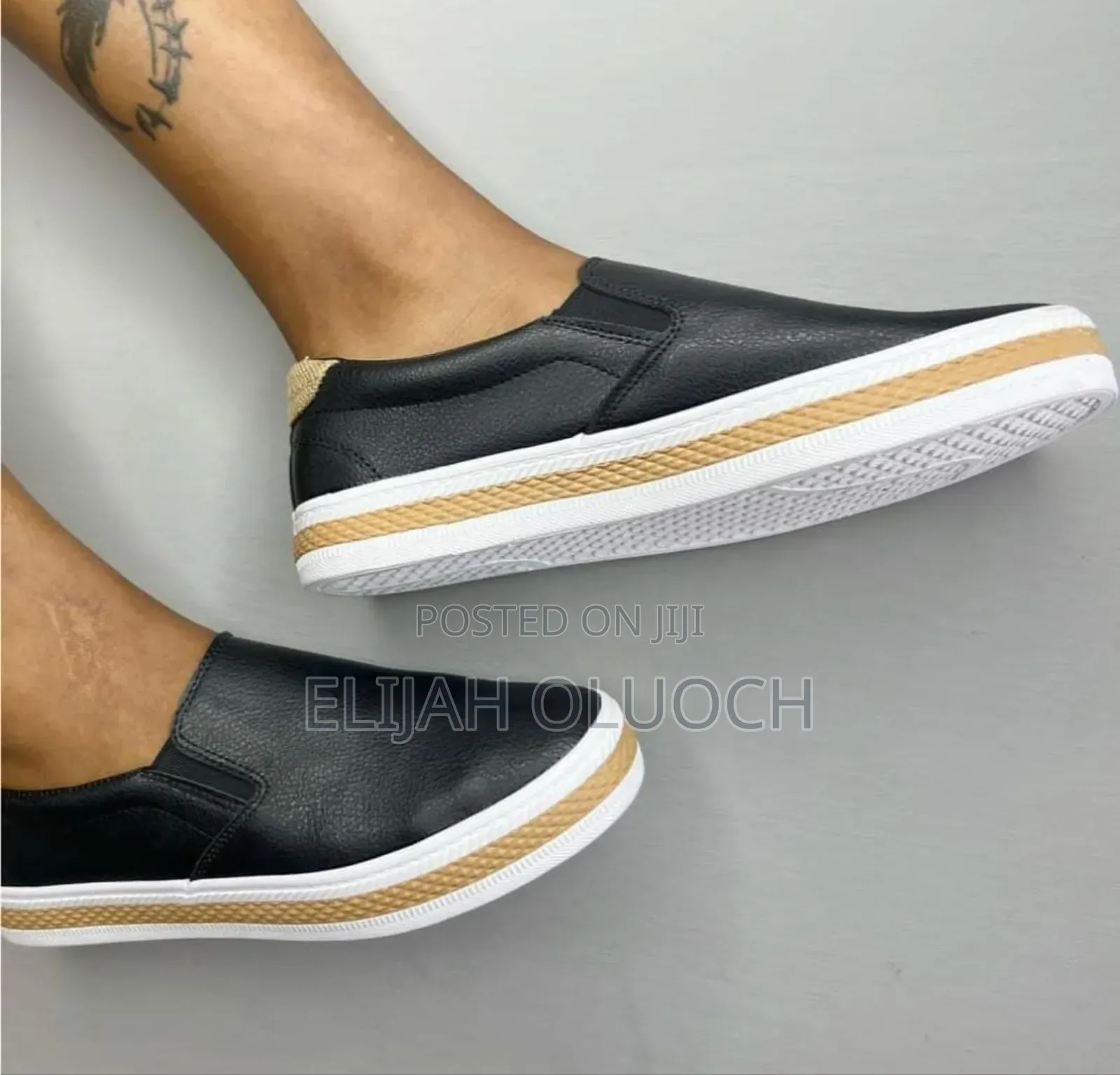 White and Black Casual Unisex Flat Rubber Shoes.