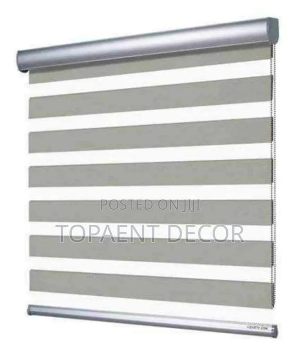 Horizontal Sun Blocking Custom Made Roller Sheer Blinds - main view