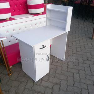 Manicure Table - thumbnail 2