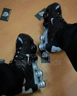 Nike Shox Tl Black Silver 
Size 39__________45.