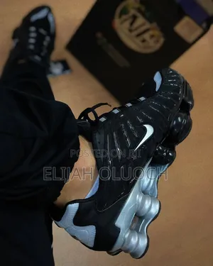 Nike Shox Tl Black Silver 
Size 39__________45.