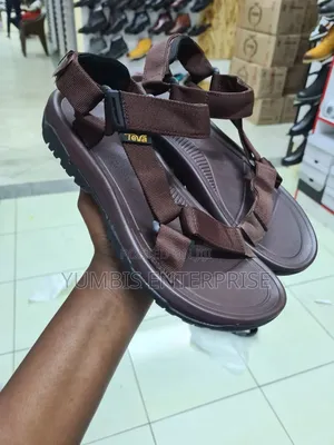 Men's Teva -Opens at 1700(40 to 45)