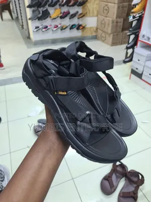 Men's Teva -Opens at 1700(40 to 45)
