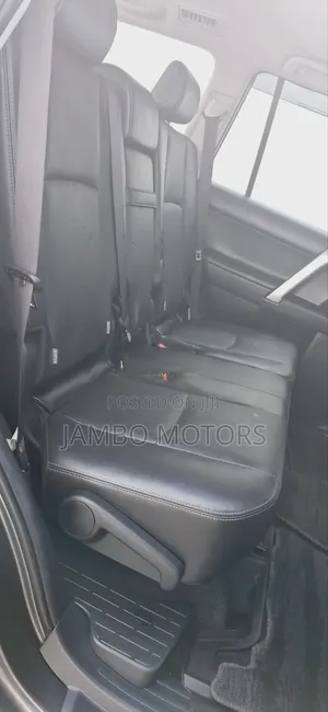 Toyota Land Cruiser Prado 2022 Silver