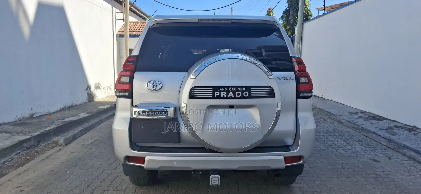 Toyota Land Cruiser Prado 2022 Silver